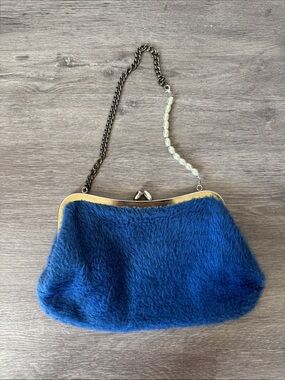 Vintage Blue Fuzzy Kiss Lock Bag